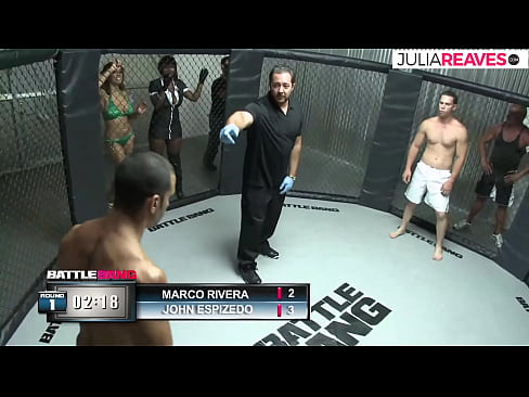 ❤️ Ultimate Fighter fucks wata lamba yarinya dama bayan fada a cikin zobe Batsa ﹏
